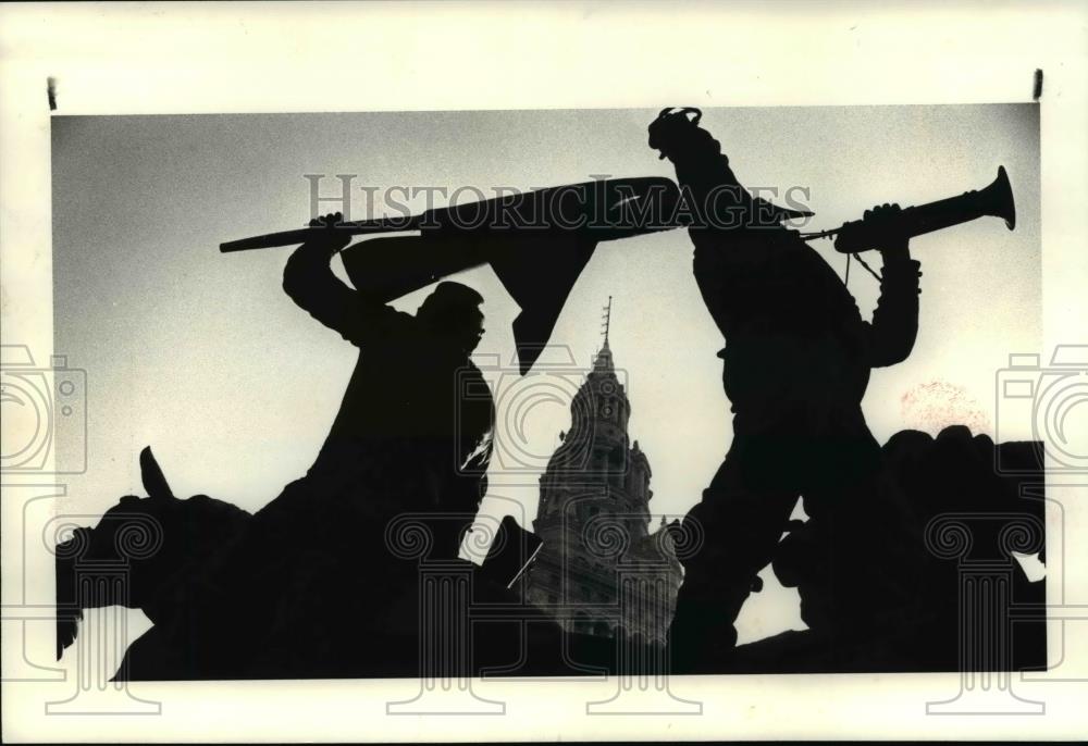 1983 Press Photo Soldiers and Sailors Monument - cva91844 - Historic Images