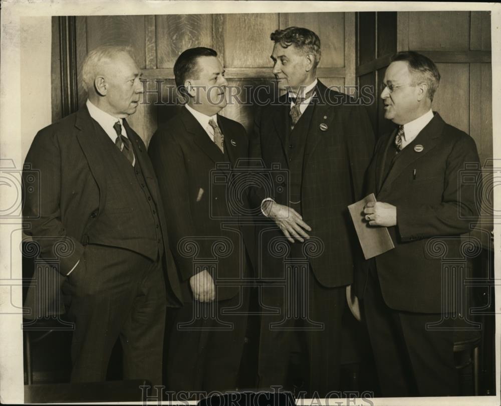 1926 Press Photo Distinguished group of Dental surgeons at meeting in Chicago - Historic Images