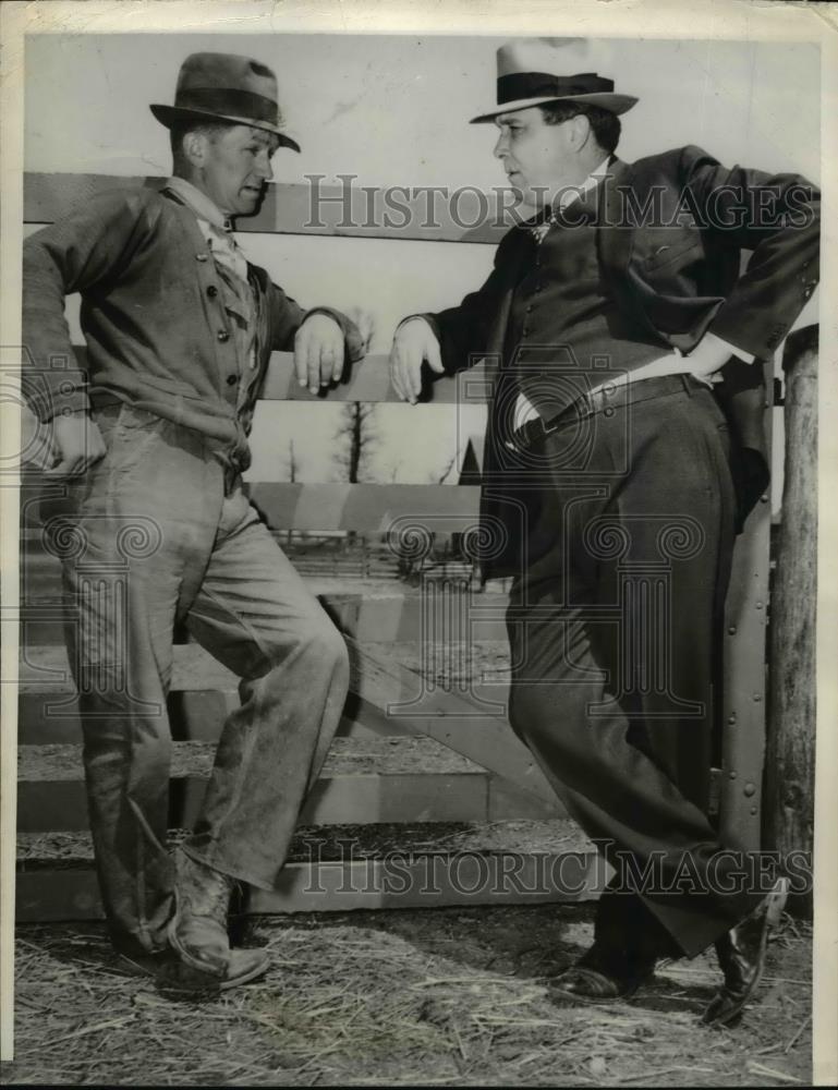 1941 Press Photo Wendell L Willkie at his farm at Rushville Ind. - nee89613 - Historic Images