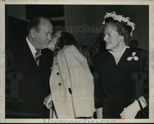 1946 Press Photo US Ambassador to Australia Robert Butler, wife & daughter Cathy - Historic Images