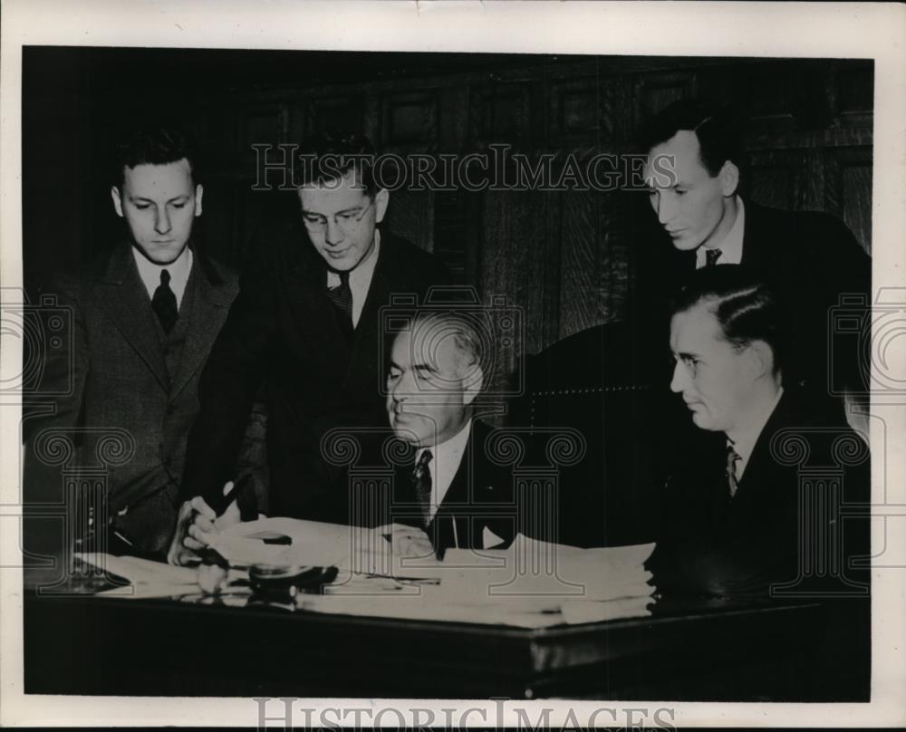 1938 Press Photo NY Governor Herbert Lehman,Syracuse U students - nee87056 - Historic Images