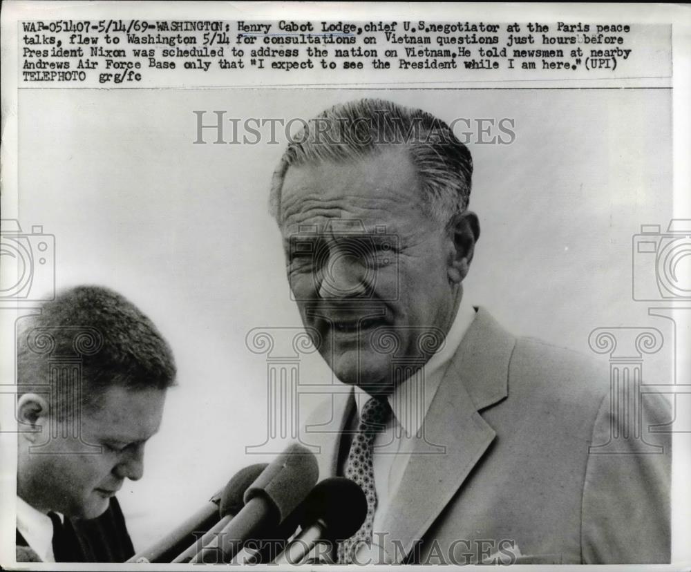 1969 Press Photo US Ambassador Henry Cabot Lodge arrives in DC from Paris - Historic Images
