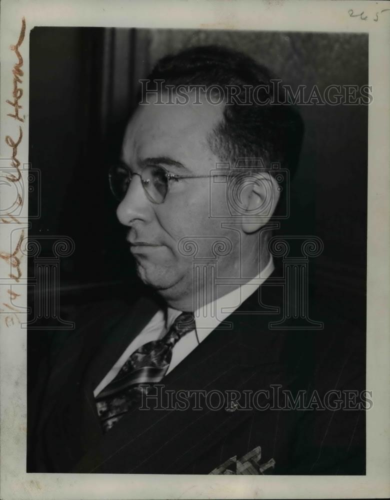 1944 Press Photo John E Gallagher Police Court Clerk in Cleveland Ohio - Historic Images