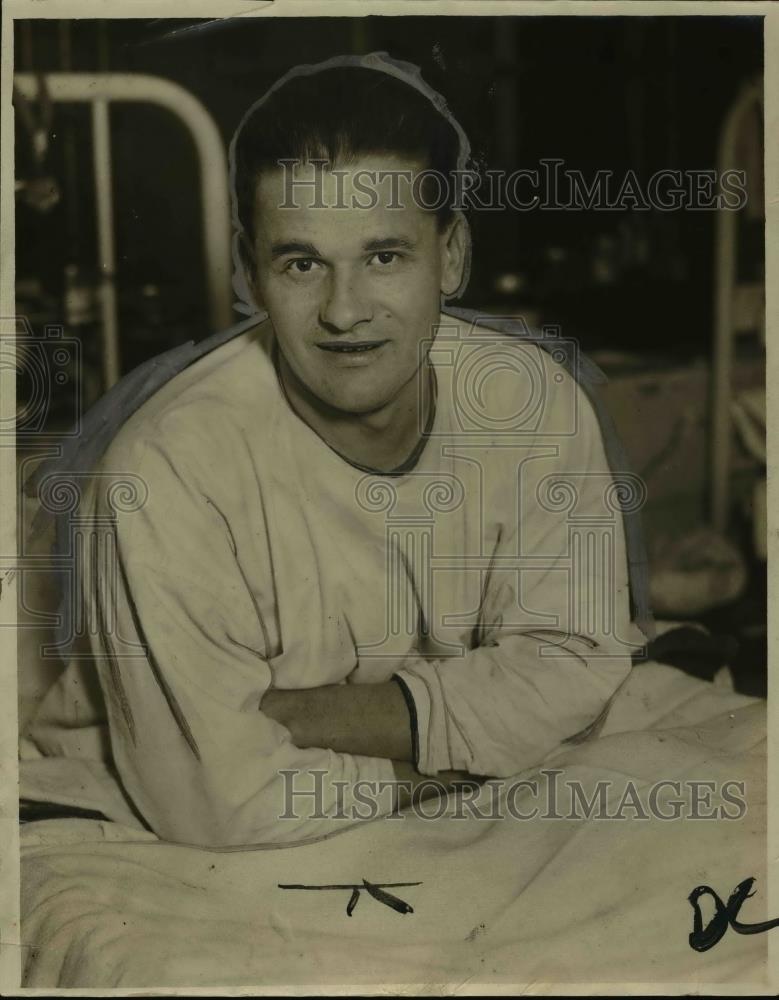 1926 Press Photo Charles Stephens with his back broken in three places - Historic Images