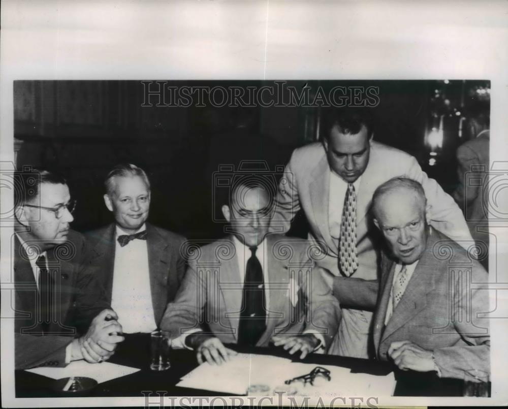 1957 Press Photo Gen.Dwigh Eisenhower with GOP Leaders at Denver. - nee84474 - Historic Images