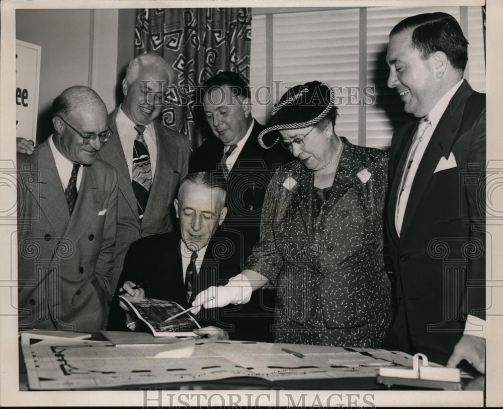 1953 Press Photo Chicago National Democratic committee, John Kelly, James Roman - Historic Images