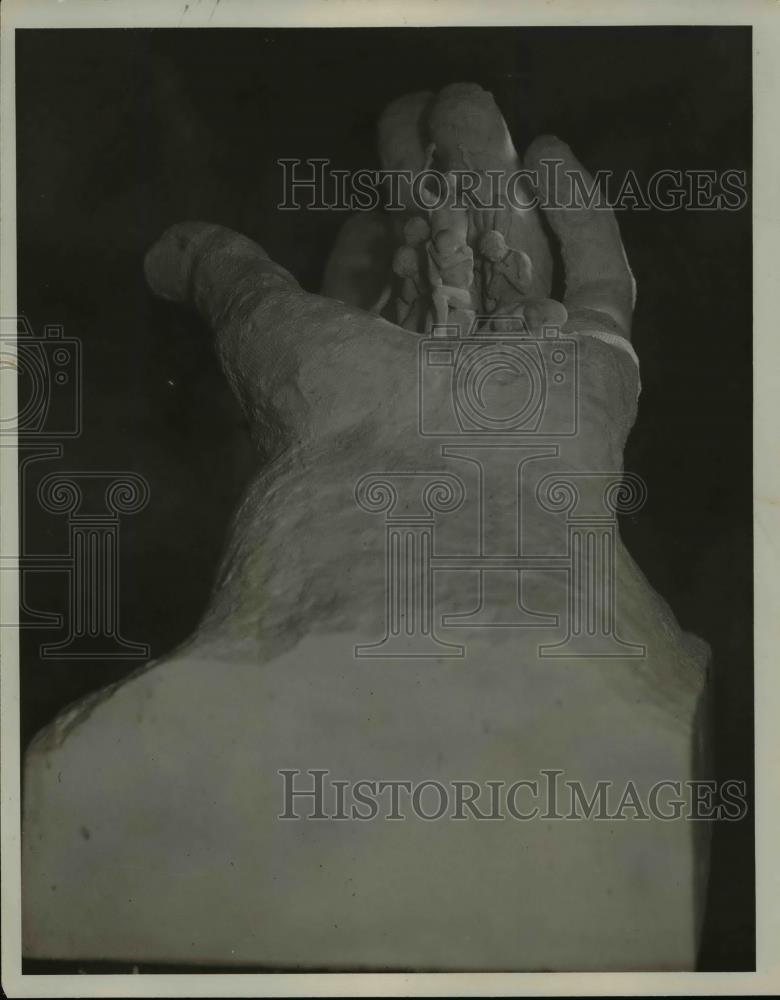 1931 Press Photo Sculpture For Peace By Joseph Jenkins - nee83613 - Historic Images