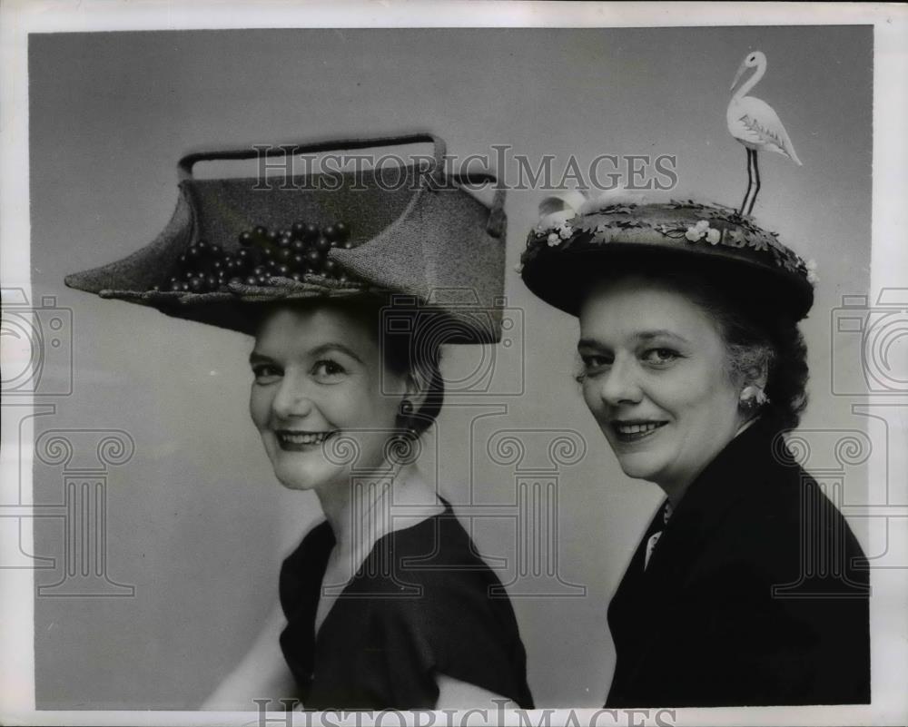 1956 Press Photo Betty Buchan &amp; Janet Taylor at American Women of Radio &amp; TV - Historic Images