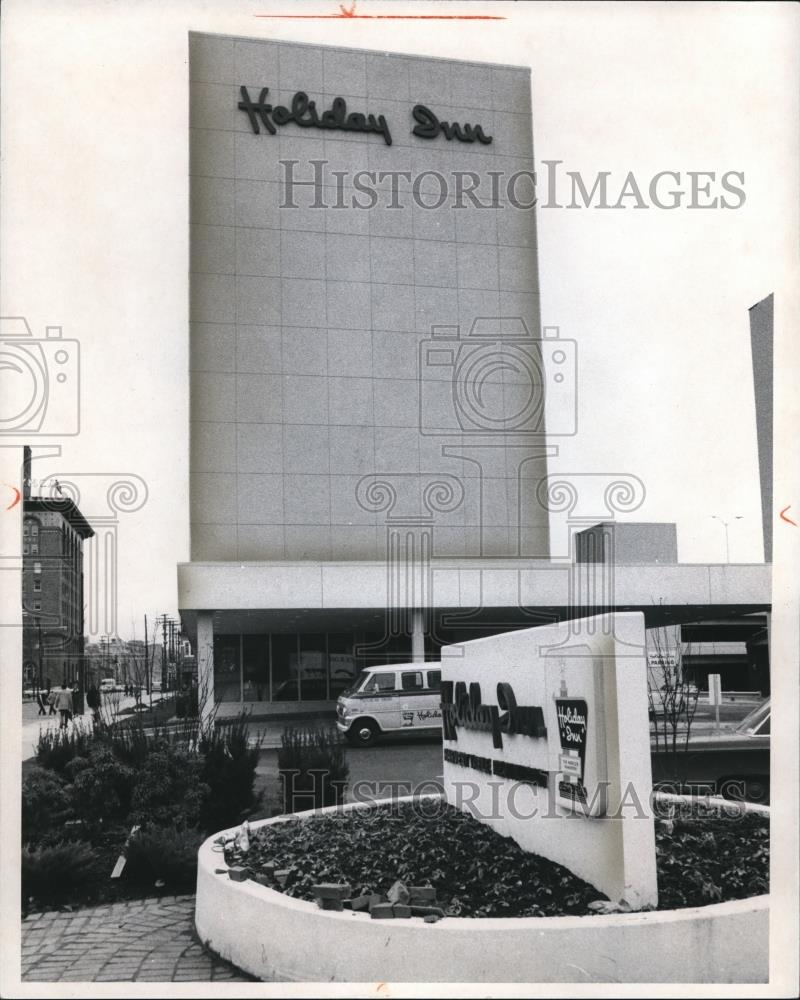 1972 Press Photo Holiday Inn Euclid - cva88602 - Historic Images