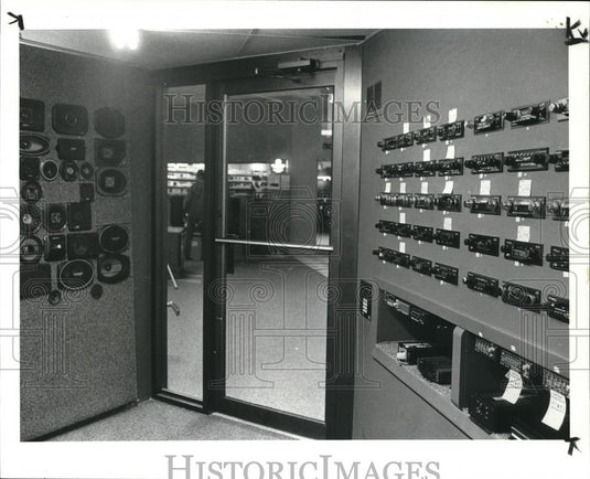 1984 Press Photo Northeast Appliance, Mentor Store - cva92555 - Historic Images