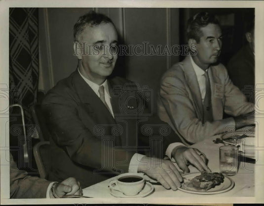 1944 Press Photo Chester Lake After His Final Meal Before His Hunger Strike - Historic Images