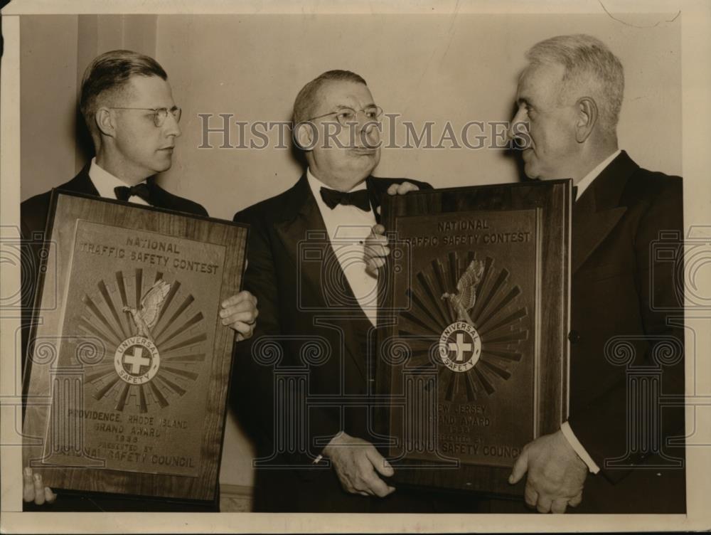 1939 Press Photo National Traffic Safety contest awards,Howard Almy,DD Fennell - Historic Images