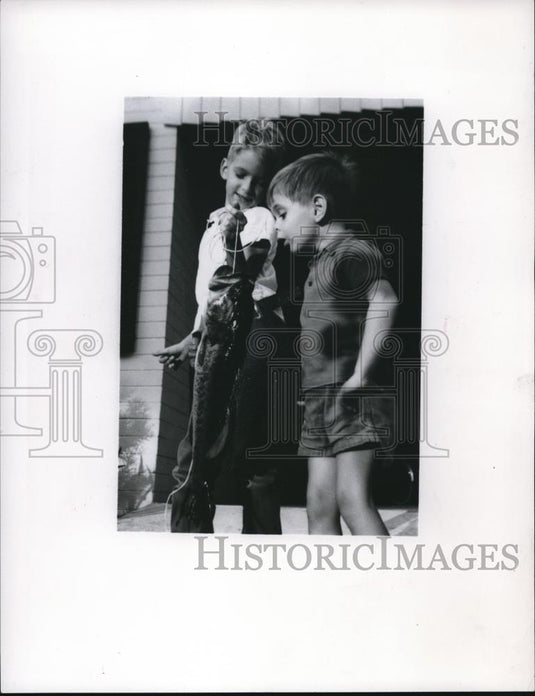 1968 Press Photo Cleveland Plain Delaer My Favorite Photo Promotion. - cva77119 - Historic Images
