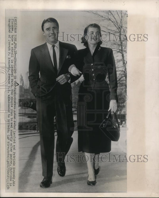 1954 Wire Photo Screen actor Peter Lawford with wife Patricia Kennedy - Historic Images