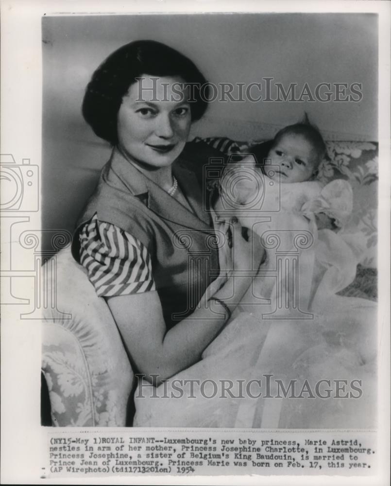 1954 Wire Photo Luxembourg baby Princess Marie Astrid &amp; Princess Josephine - Historic Images