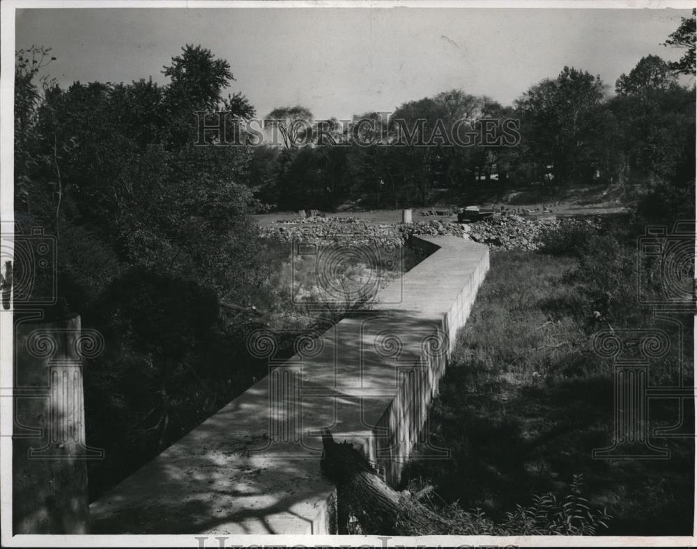 1947 Press Photo View of cement-covered Dugway creek, immediately North of St. - Historic Images