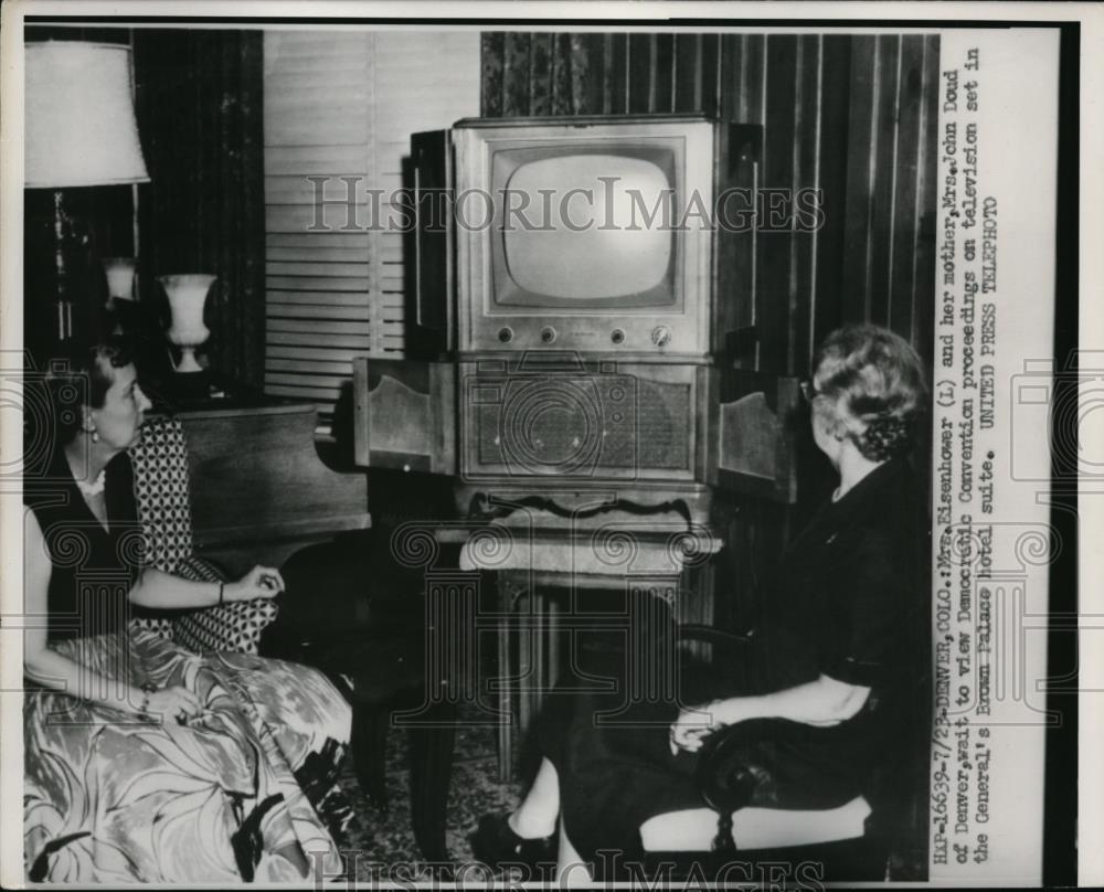 1952 Press Photo Mrs Eisenhower & mom Mrs John Doud view Democratic convention - Historic Images