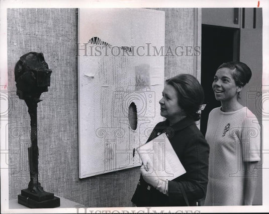 1967 Press Photo "Docile Tossil" painting in Museum of art  - cva88178 - Historic Images