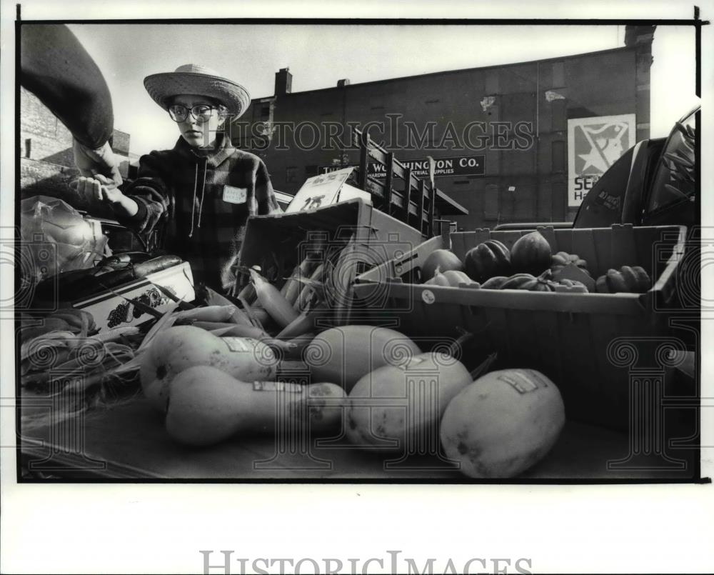 1988 Press Photo Mary Hardy  - cva91070 - Historic Images