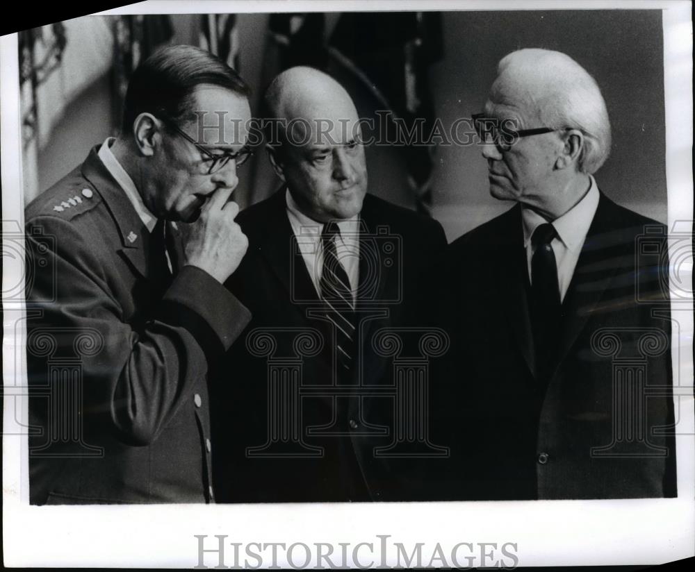 1969 Press Photo Melvin Laird, Gen Wheeler and Rep. L. Mendel Rivers. - Historic Images