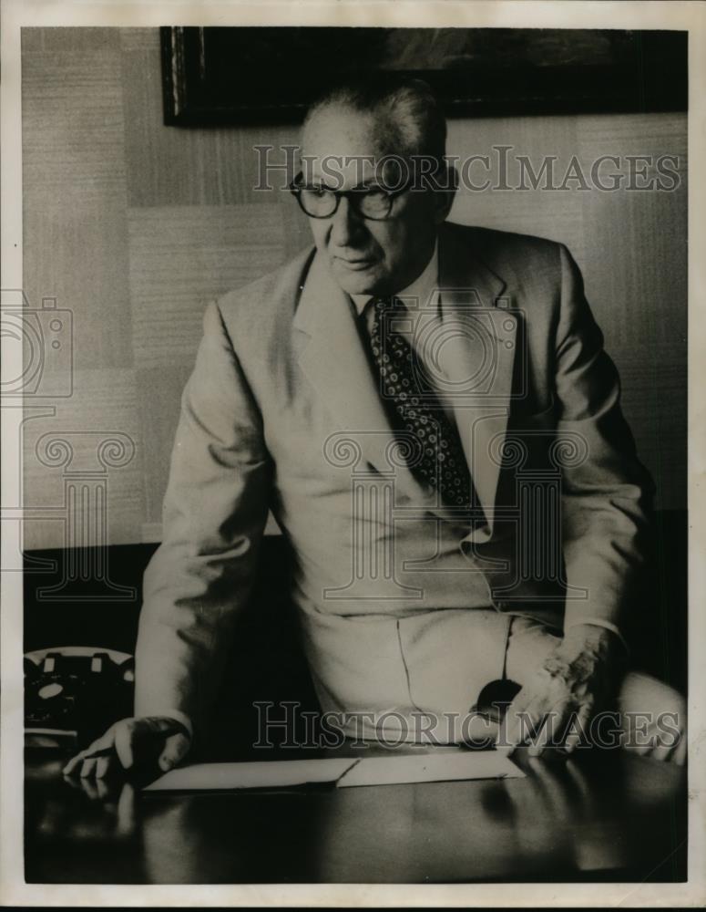 1959 Press Photo Dr Harold Thomas Hyman a NEA writer - nee87751 - Historic Images