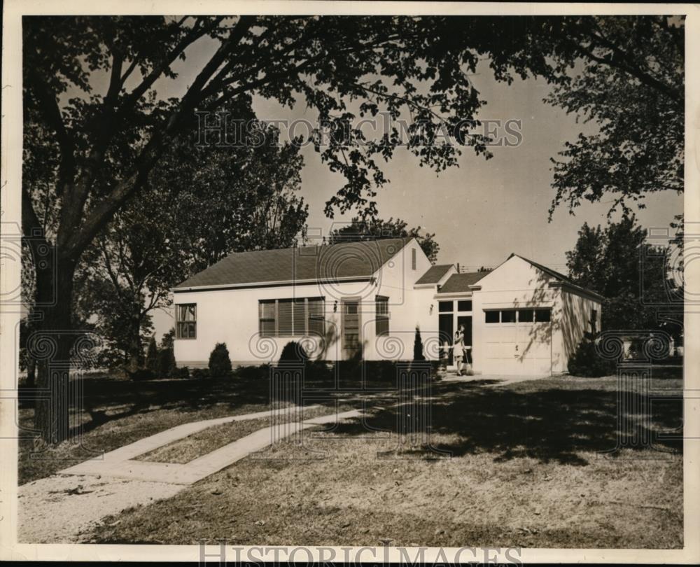 1946 Press Photo Butler Boulevard Aluminum Home at Kansas City - nee86449 - Historic Images