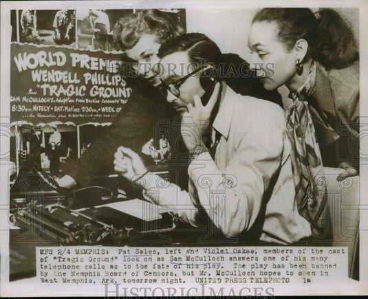 1953 Press Photo Pat Sales and Viloet Oakes at Sam McCulloach Radio Station - Historic Images