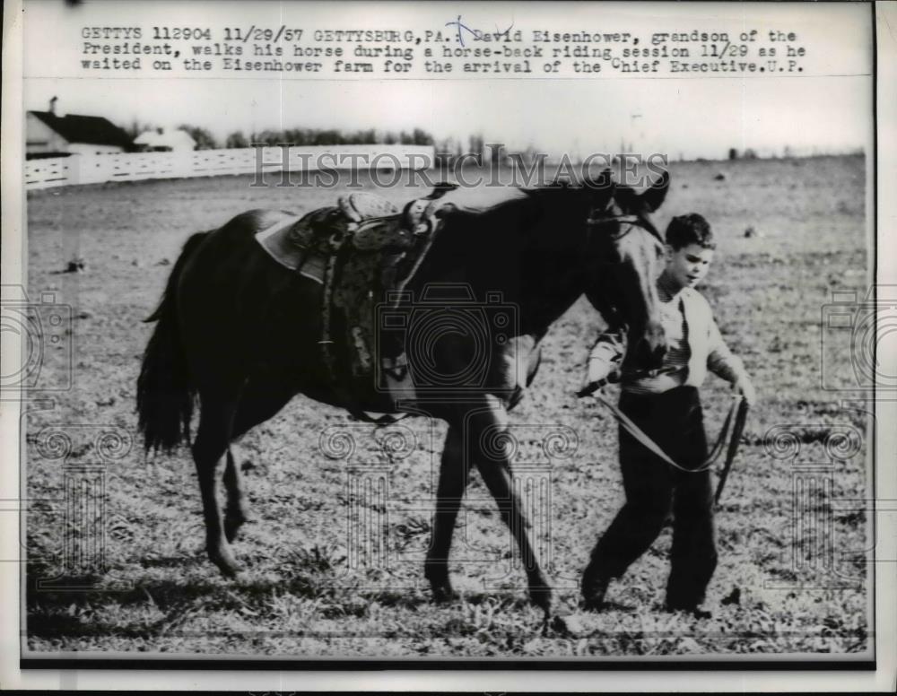 1957 Press Photo David Eisenhower grandson of President at Gettysburg Pa farm - Historic Images