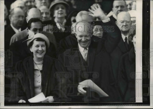 1957 Press Photo President & Mrs Eisenhower as he begins 2nd term - nee84528 - Historic Images