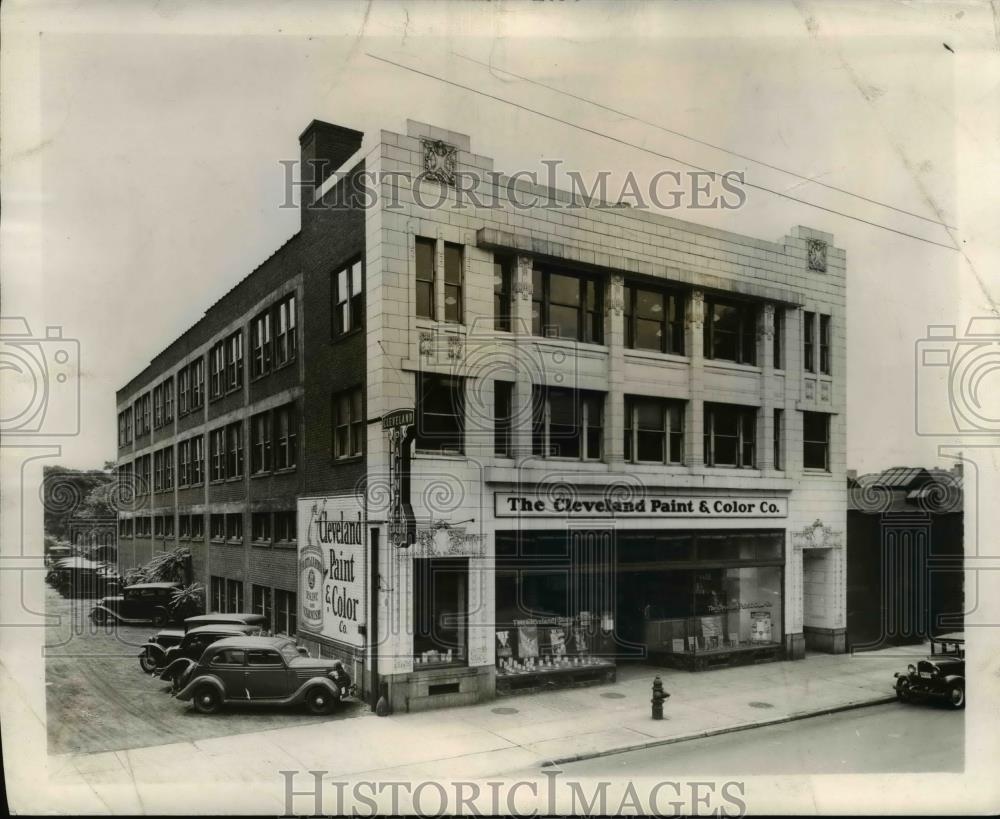 1945 Press Photo Cleveland Paint &amp; Color Co. bought three - storey building - Historic Images