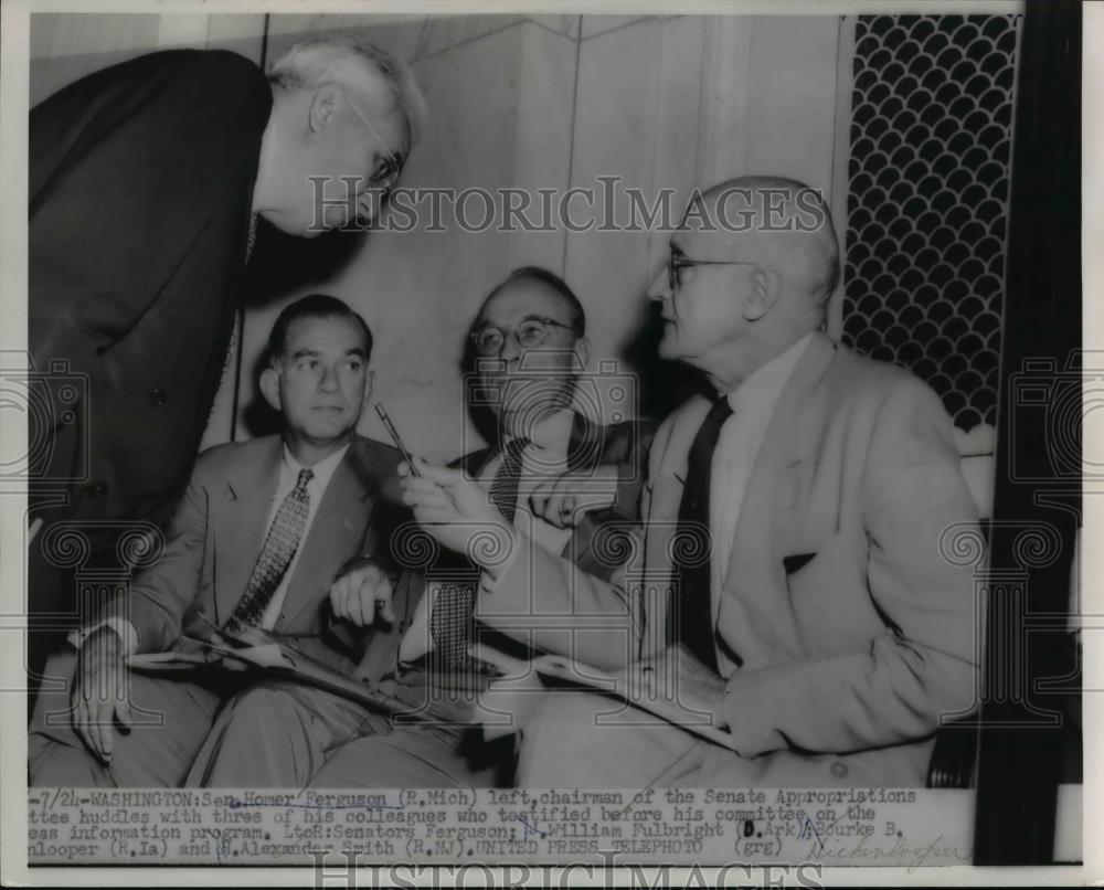 1953 Press Photo Sen. Homer Ferguson of Mich. huddles with his three colleagues - Historic Images