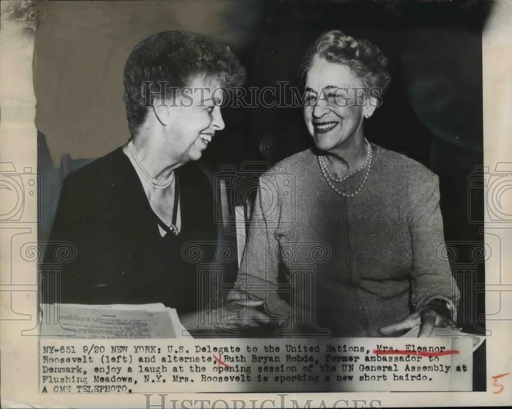 1949 Press Photo Mrs Eleanor Roosevelt &amp; Ruth B Rohde ex ambassador to Denmark - Historic Images