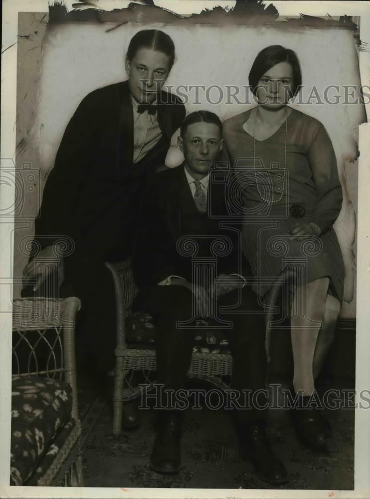 1927 Press Photo George K Slaglet of Buffalo & children Arthur & Edna - Historic Images