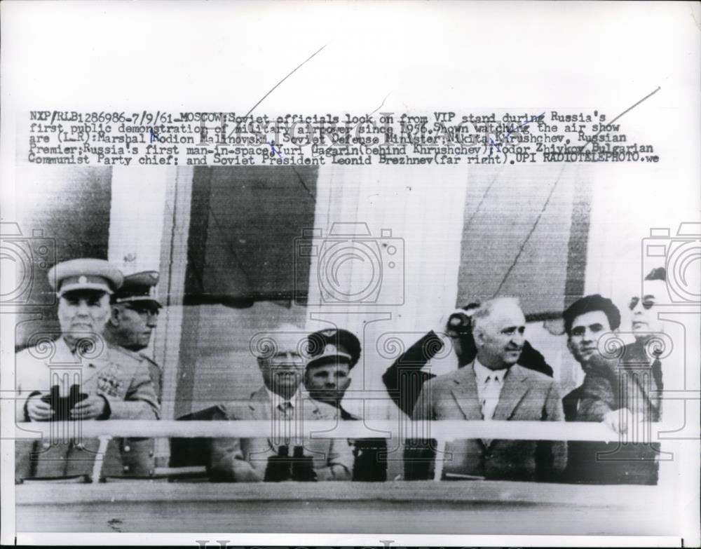 1961 Press Photo Soviet Union Officials at Russia demonstration of Military - Historic Images