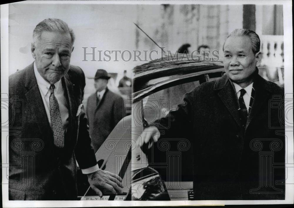 1969 Press Photo Henry Cabot Lodge and Kuan Thuy arrived in Vietnam Peace talks - Historic Images