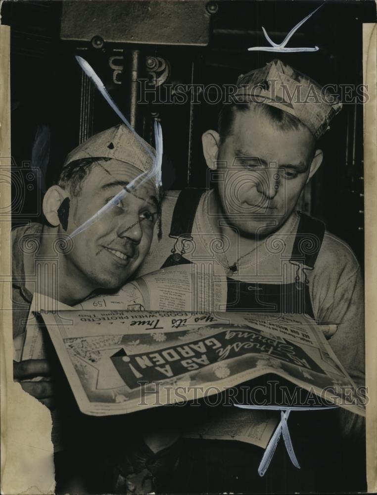1940 Press Photo Joe Ehrbar and Joe Russin, employees. - cva94661 - Historic Images