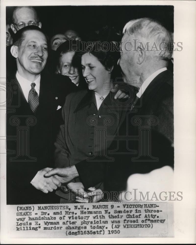 1950 Wire Photo Dr. and Mrs. Hermann Sander with the lawyer Louis Wynn - Historic Images