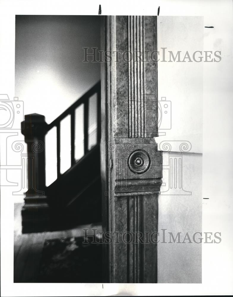 1987 Press Photo Faux painting on wall, woodwork at McMonagle home  - cva77288 - Historic Images