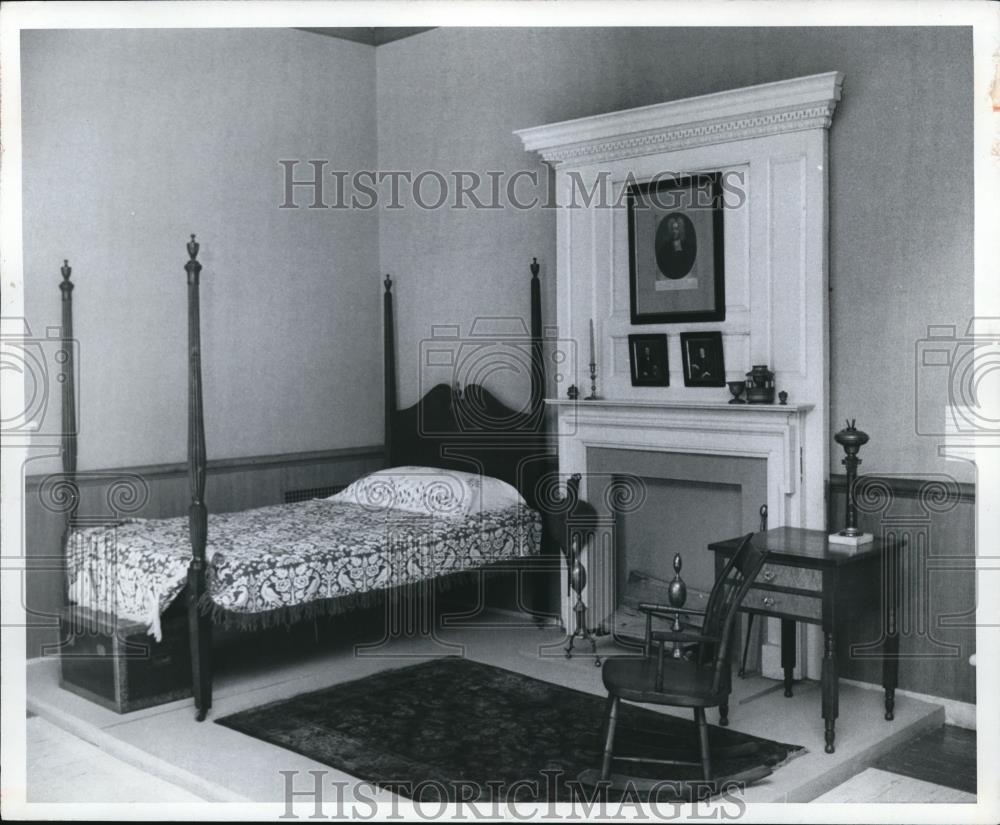 1973 Press Photo New England Sheraton Bed at Western Reserve Historical Society - Historic Images