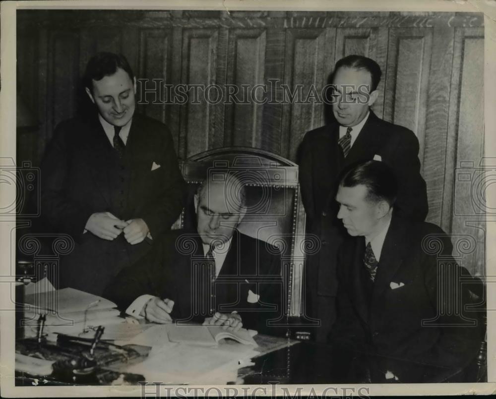 1938 Press Photo NY Governor Herbert Lehman &amp; others in his office - nee85759 - Historic Images