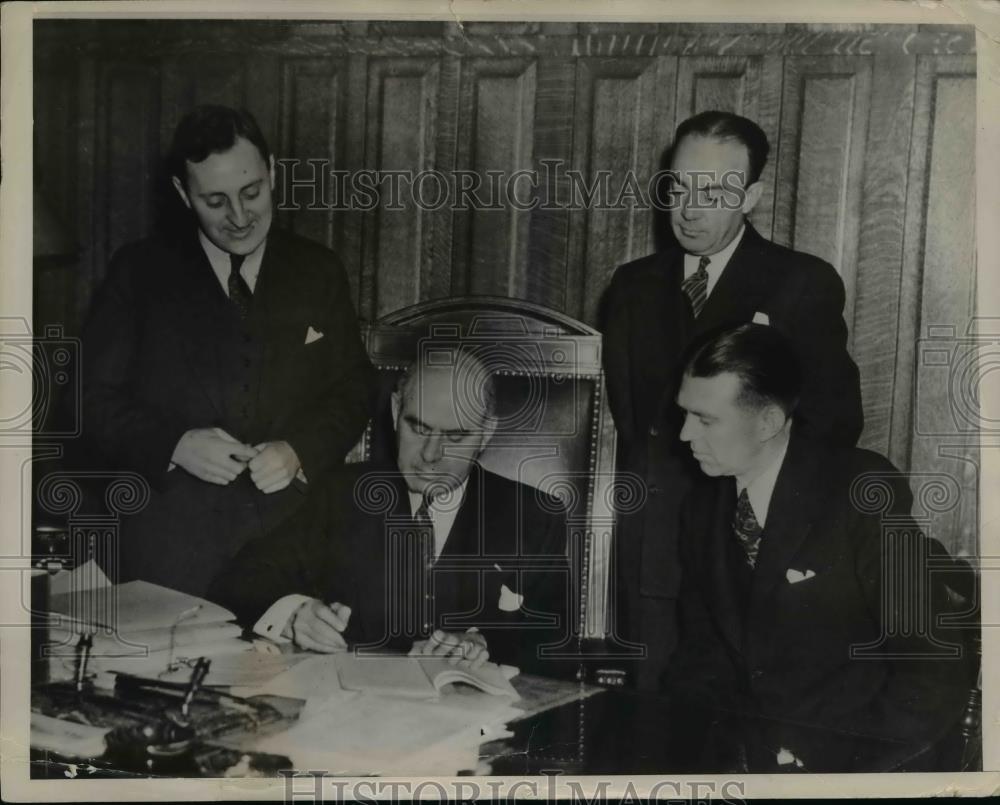 1938 Press Photo NY Governor Herbert Lehman & others in his office - nee85759 - Historic Images