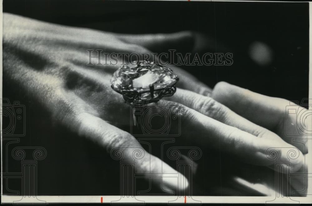 1969 Wire Photo 69.42 Carat Diamond Ring displayed at  Parke-Bernet Galleries. - Historic Images