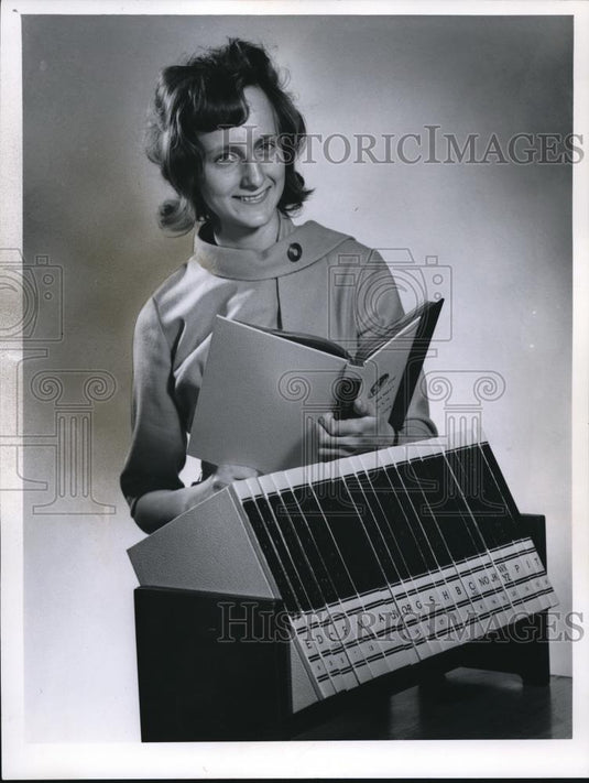 1964 Press Photo Nancy Anderson Uncle Ray - cva76855 - Historic Images