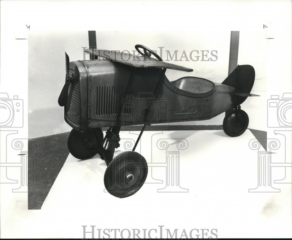 1983 Press Photo Antique toy at the Kent State University toy exhibit - Historic Images
