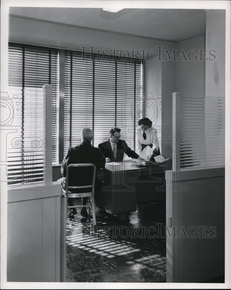 1950 Press Photo Executive offices of Central National Bank of Cleveland - Historic Images