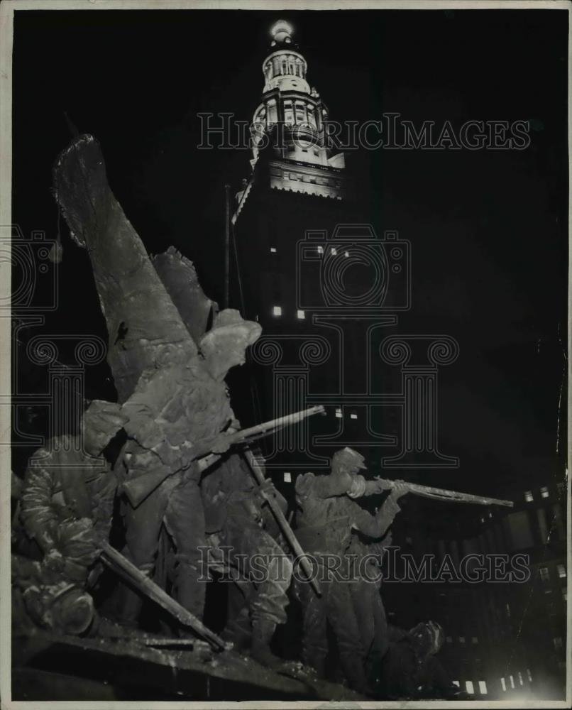 1946 Press Photo Soldiers and Sailors monument designed by Archt. Levi Scofield - Historic Images