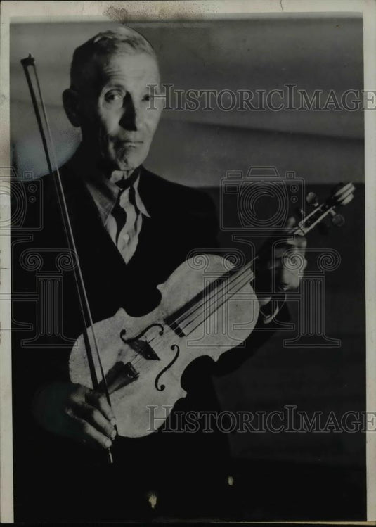1939 Press Photo JM Heckman Etna Green Indiana blacksmith & violin he made - Historic Images