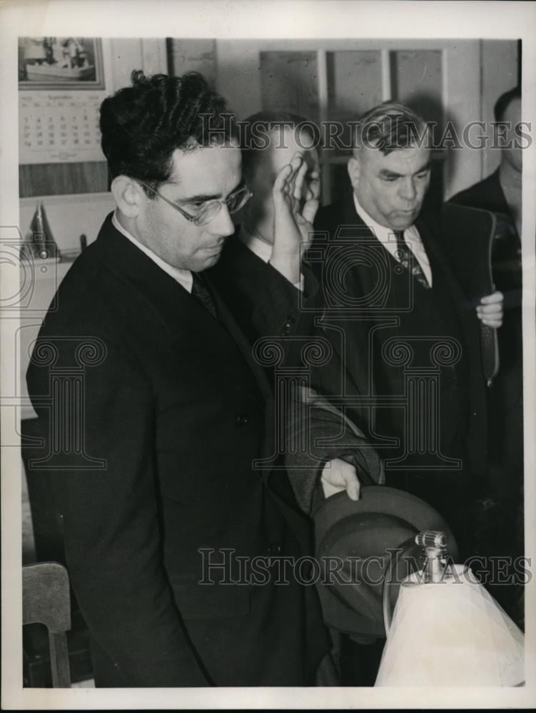 1939 Press Photo James Karp bookeper for Samuel Abrams held $10,000 bail - Historic Images