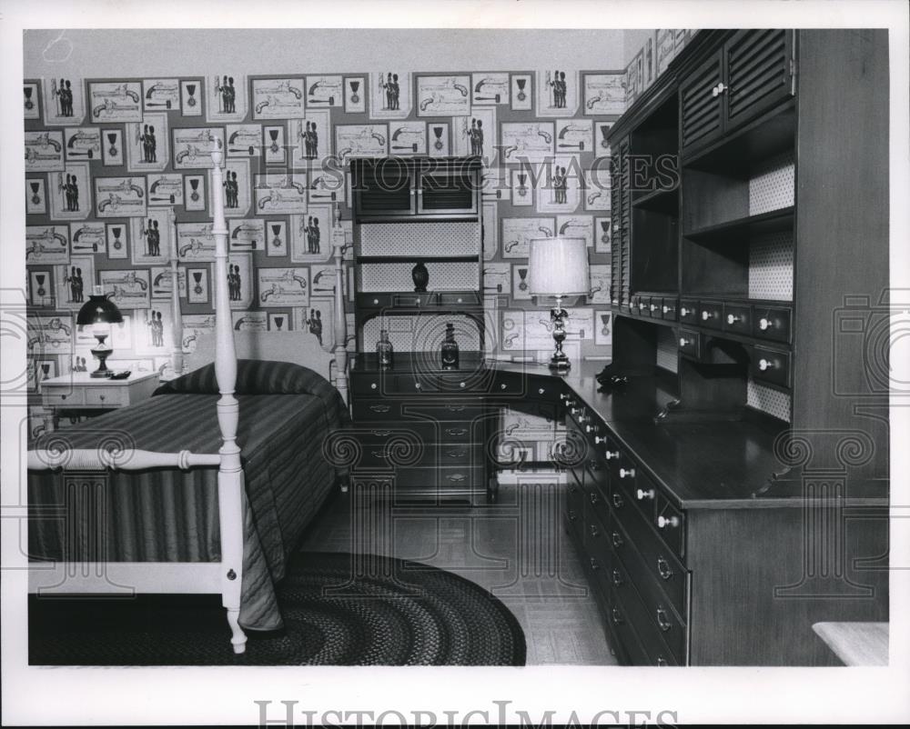 1966 Press Photo The Furnitures Display at J.L. Goodman Furniture in Parma Hts - Historic Images