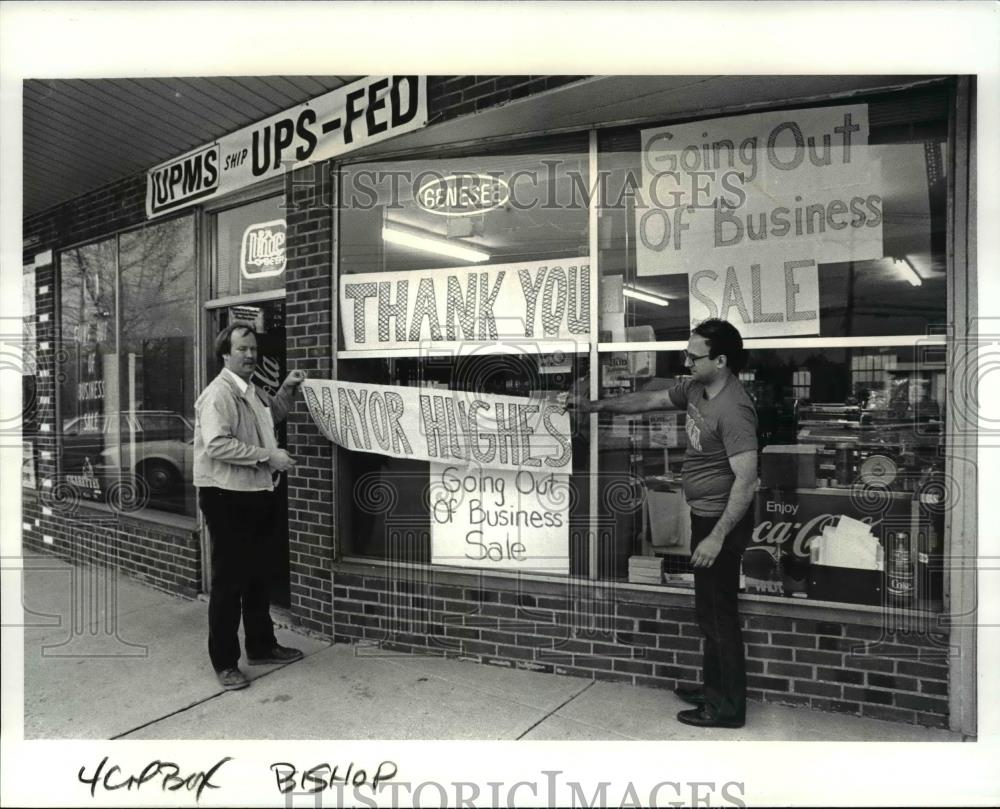 1987 Press Photo Ohio Highland Heights - Bishop Beverage Owners - cvb02194 - Historic Images